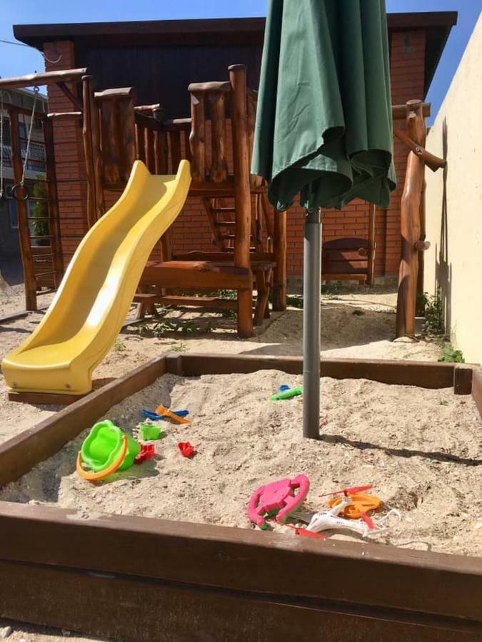 Lastochka Hotel Зализний Порт Екстериор снимка